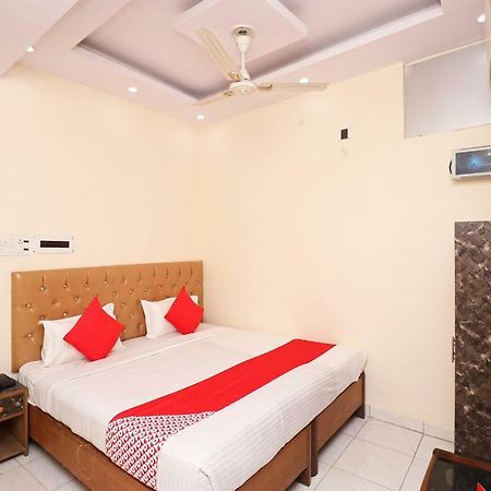 Oyo 30288 Hotel Moon Palace 러크나우 외부 사진
