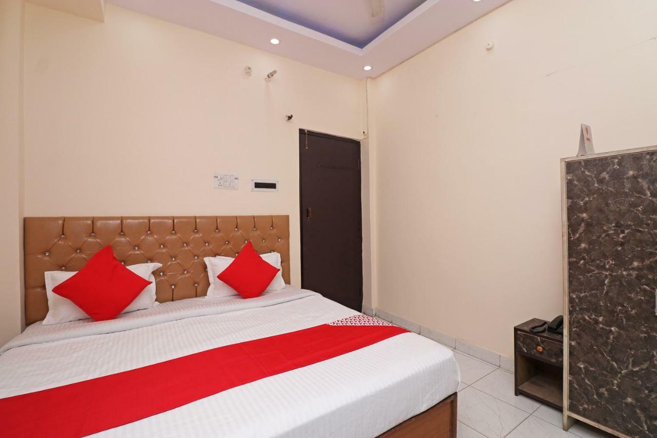 Oyo 30288 Hotel Moon Palace 러크나우 외부 사진