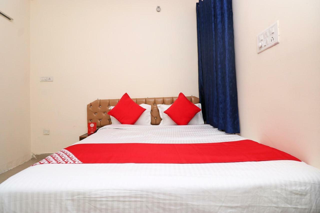 Oyo 30288 Hotel Moon Palace 러크나우 외부 사진